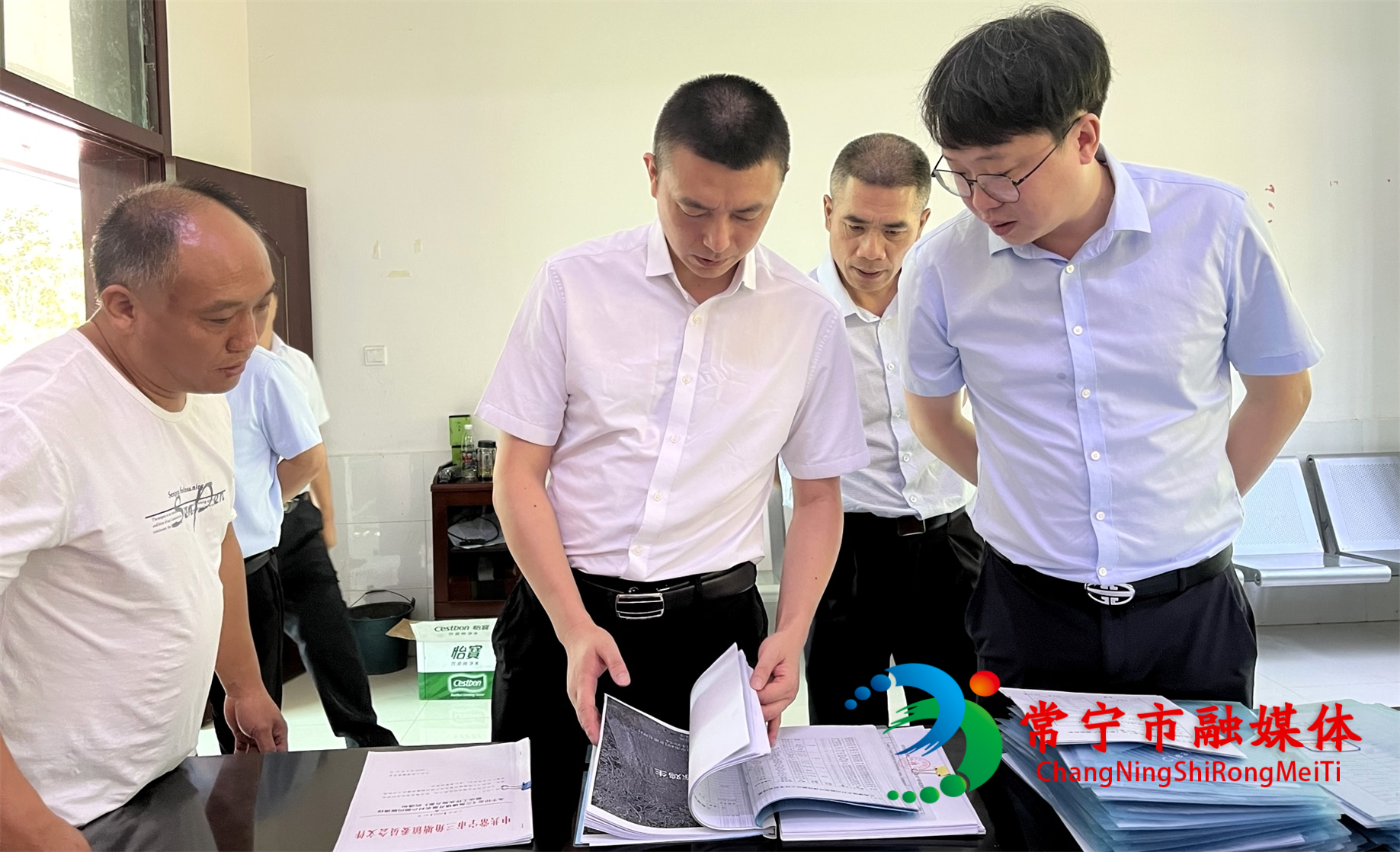 市領導到三角塘鎮督導.jpg