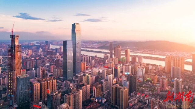 长沙市举行打造内陆地区改革开放高地专场新闻发布会