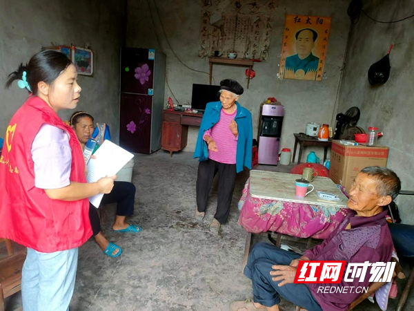 入户宣传森林防火知识，做到老少皆知。.jpg