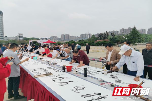 创作近景_副本.jpg 创作近景_副本.jpg