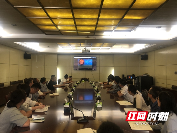 共同观看影片《三千孤儿入内蒙》2.jpg