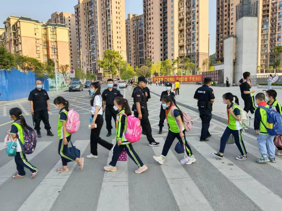 三整顿两提升 我们在行动 | 林城镇：加强校园巡逻 为二十大护航__会同新闻网