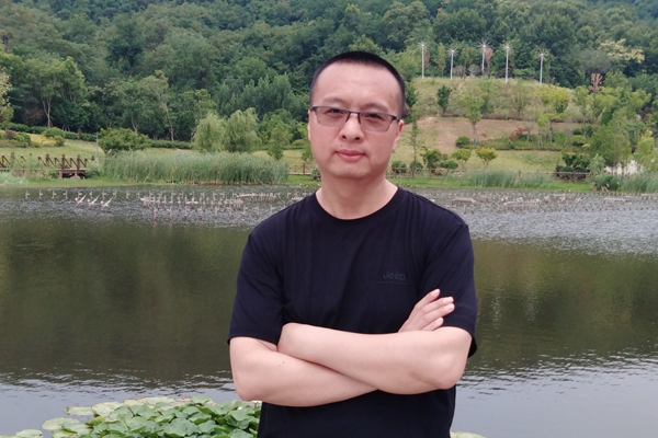 艾川_副本.jpg