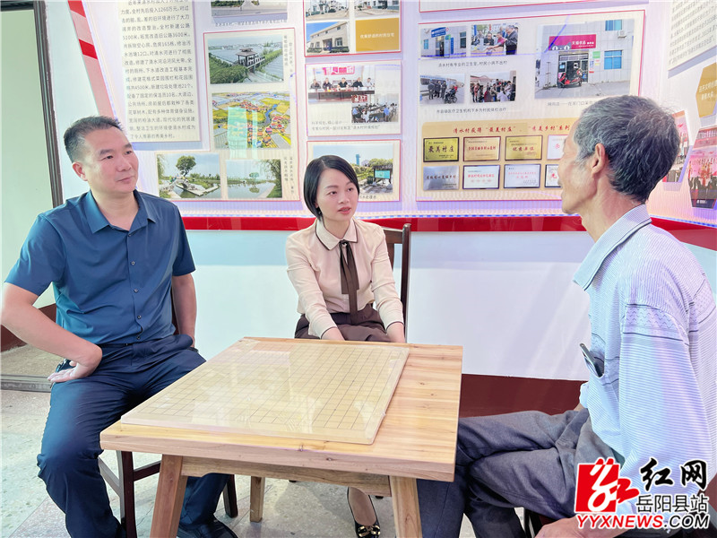 宋华与信访对象周叔勋座谈_副本.jpg