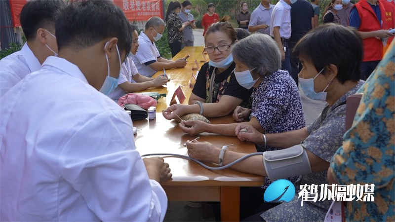 华峰社区组织开展重阳节关爱老人系列活动（半成品）.mp4_20220930_164036.908.jpg