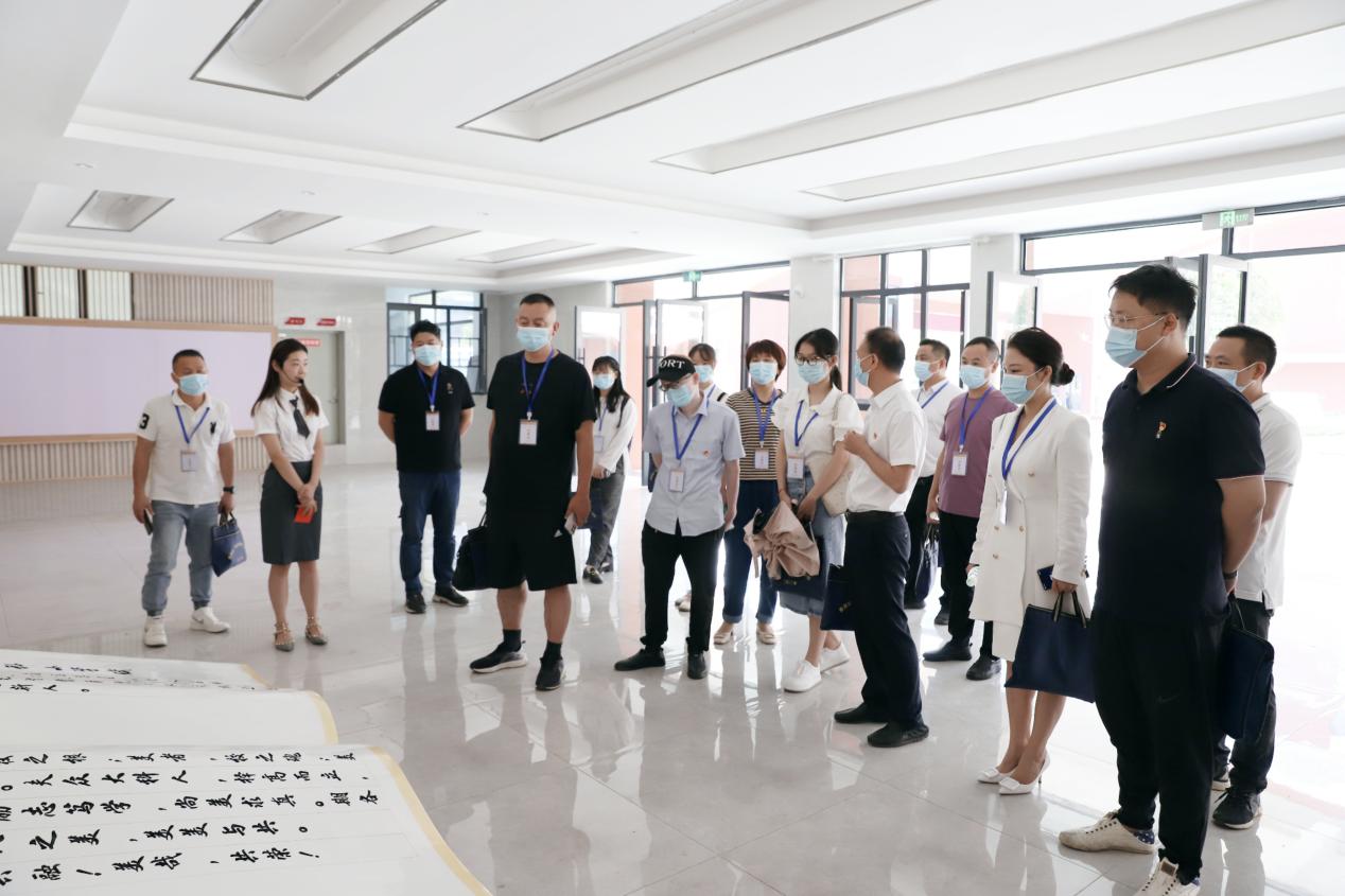 图片2.jpg 图片2.jpg