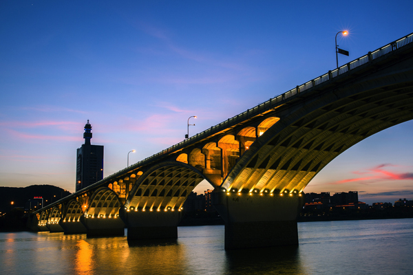 橘子洲大桥夜景 柳永和摄.jpg