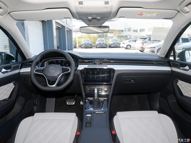 一汽-大众 迈腾 2022款 330TSI DSG基本型