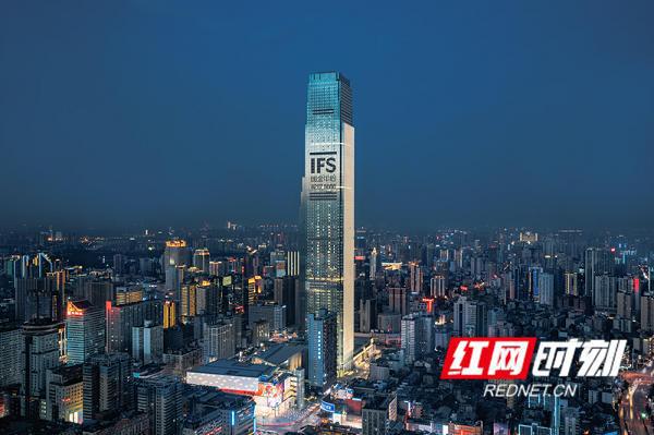 湖南省建筑设计院设计的长沙国金中心，呈现了省属国企“混改第一单”风貌。.jpg