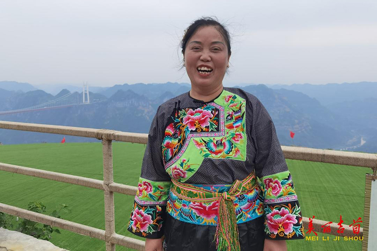 二十大时光·吉首市各界收听收看党的二十大开幕会直播 打江山 守江山 守的是人民的心4.jpg