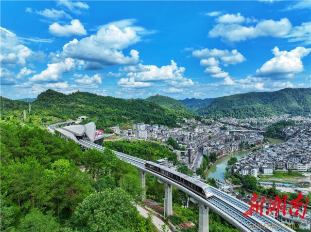 非凡十年·湖南日报特刊｜天下凤凰新境界——凤凰县经济社会发展的非凡十年