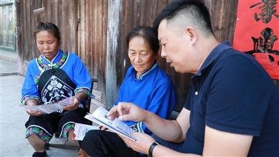法治湖南基层行| 将社会主义法治之树扎根于人民心中——专访泸溪县委书记彭武学