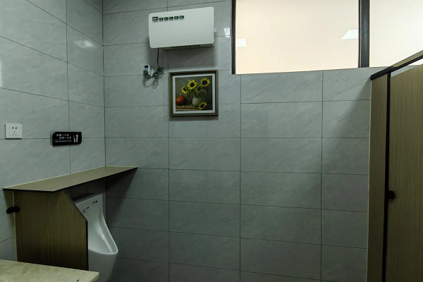 新建标准化公厕，营造良好优美如厕环境1g.png