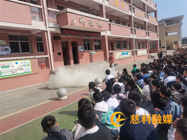 消防演练2_副本.jpg 消防演练2_副本.jpg