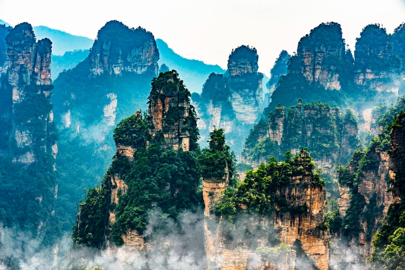 中国张家界的阿凡达山_副本.jpg