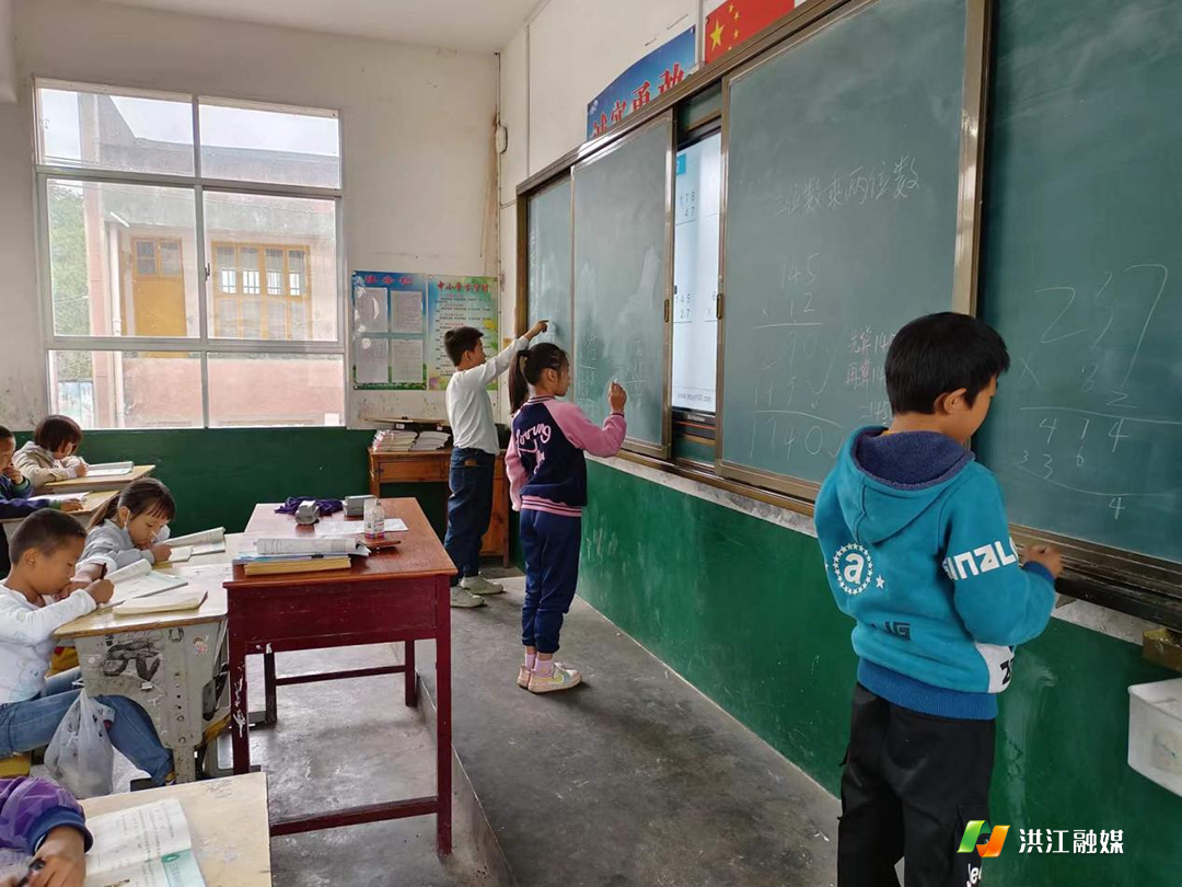 黔城镇红岩中心学校3.png