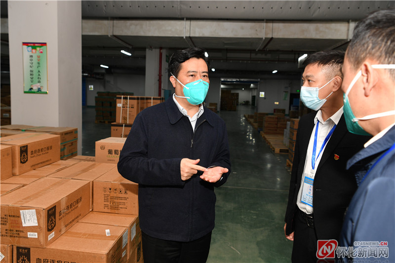 黎春秋在城区督导检查疫情防控工作