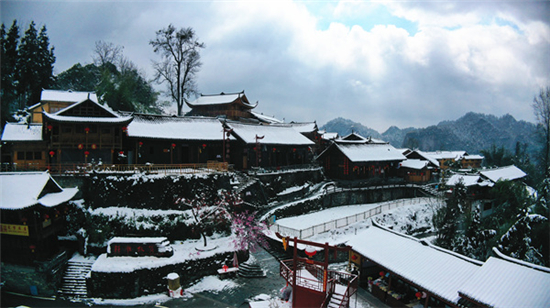 Shibadong Village in Western Hunan: The Mountains in Miao Village are Beautiful 