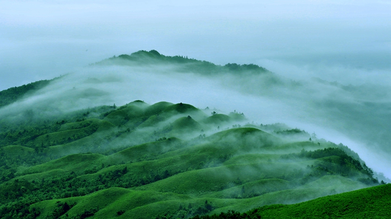 082624江永燕子山《美女竞秀》 黄海 摄_副本.jpg