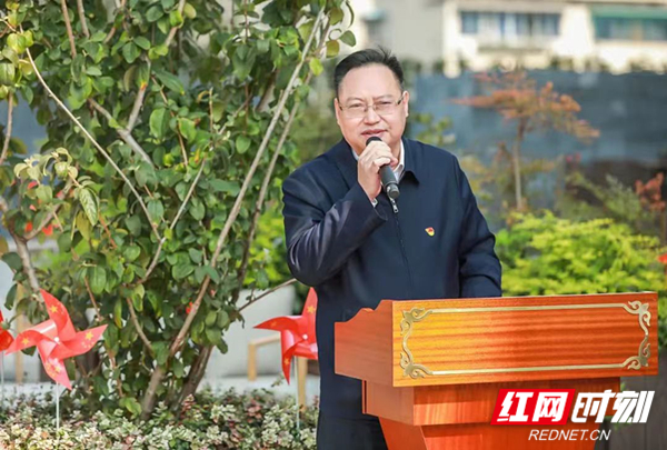 湖南投资董事长_副本.jpg
