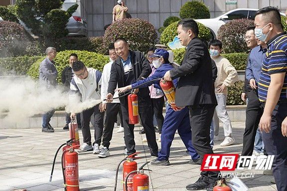 “喜迎二十大，除患保平安”市局开展消防安全培训、疏散逃生及灭火演练.marked.jpg