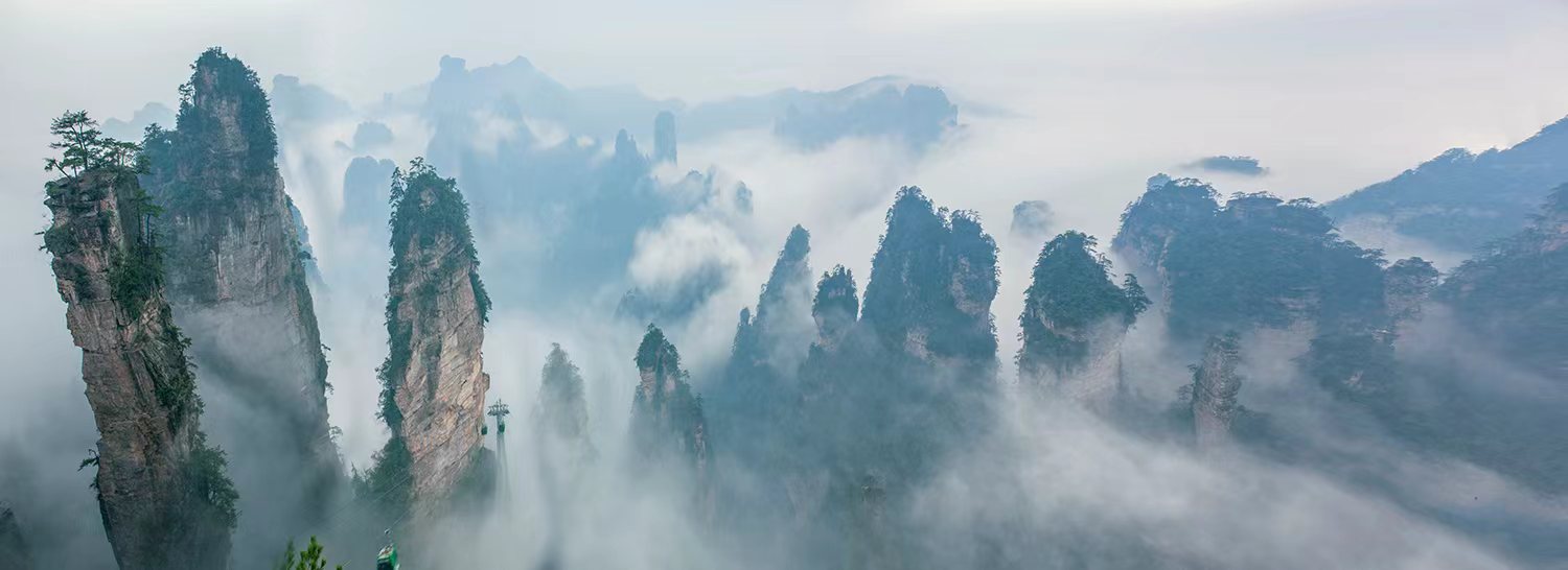 黄石寨云海 摄影：覃文乐.jpg