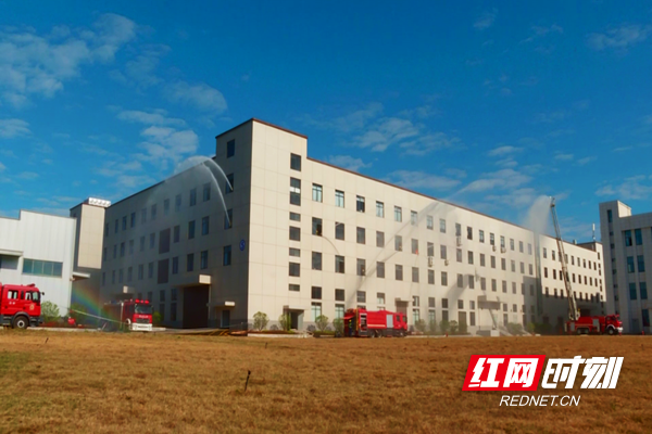 vlcsnap-2022-11-11-17h17m05s220_副本.png