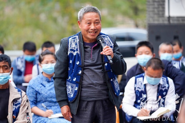 党的二十大代表刘革安走进这座白族村寨，讲活了“地方话”