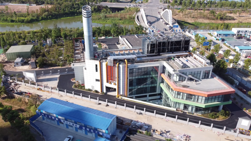 15日，位于梅溪湖国际新城二期的梅溪湖国际BC能源站正式建成投用并向外供能。均为长沙晚报通讯员 周捷 摄