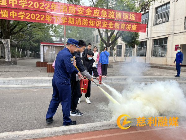 江垭镇中学：多举措开展消防安全主题教育活动_副本.jpg
