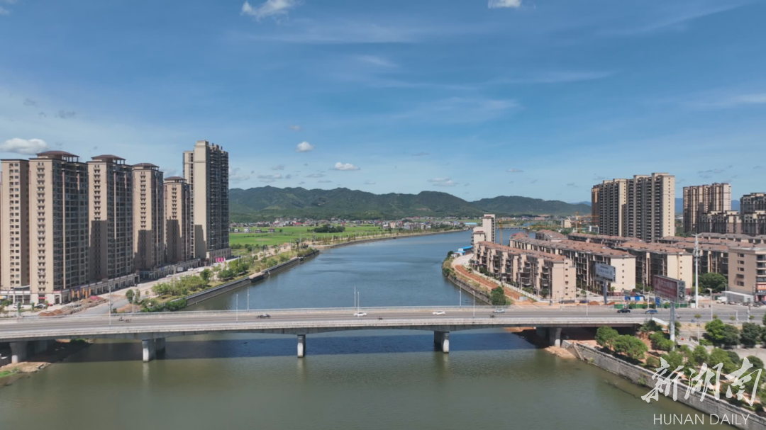 永乐江畔成生态风光带