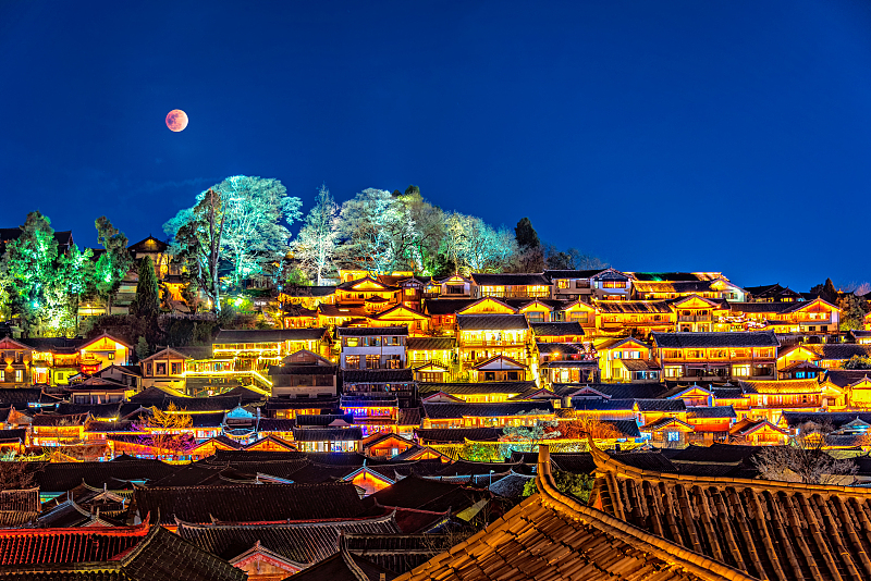 The night view of the Old Town of Lijiang, Yunnan Province, southwest China, February 9, 2019. /CFP