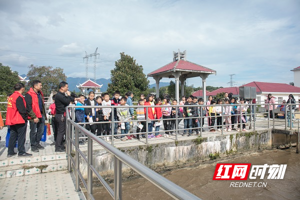 南岳区“实施国家节水行动，建设节水型社会”活动走进校园。 (2).jpg