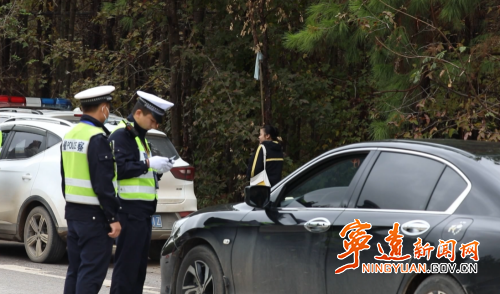 宁远：“坐摩托戴头盔”成为群众出行习惯2_副本500.png