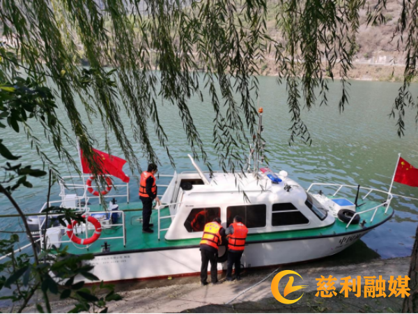 慈利：渔政执法添新臂(1)232_副本.png