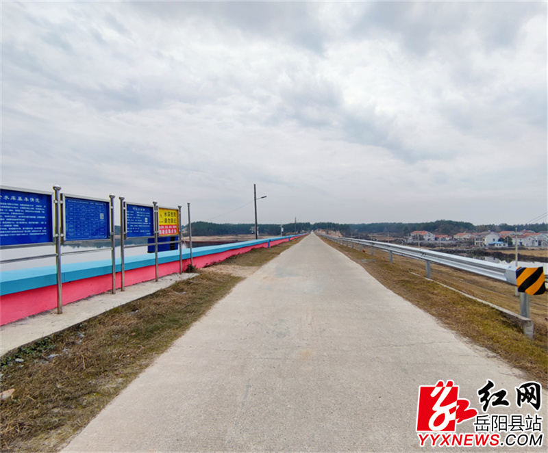 朱仑水库坝面（新）.jpg