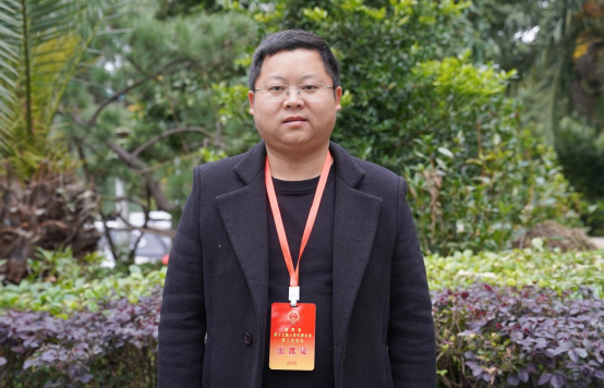 改：【我们的两会】大会胜利闭幕 人大代表满怀新希望踏上新征程(3)(1)469.png