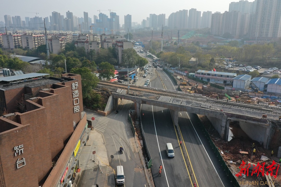 长沙丽江路过京广铁路涵洞道路双向通车，打通“瓶颈路”，方便周边数十万居民出行