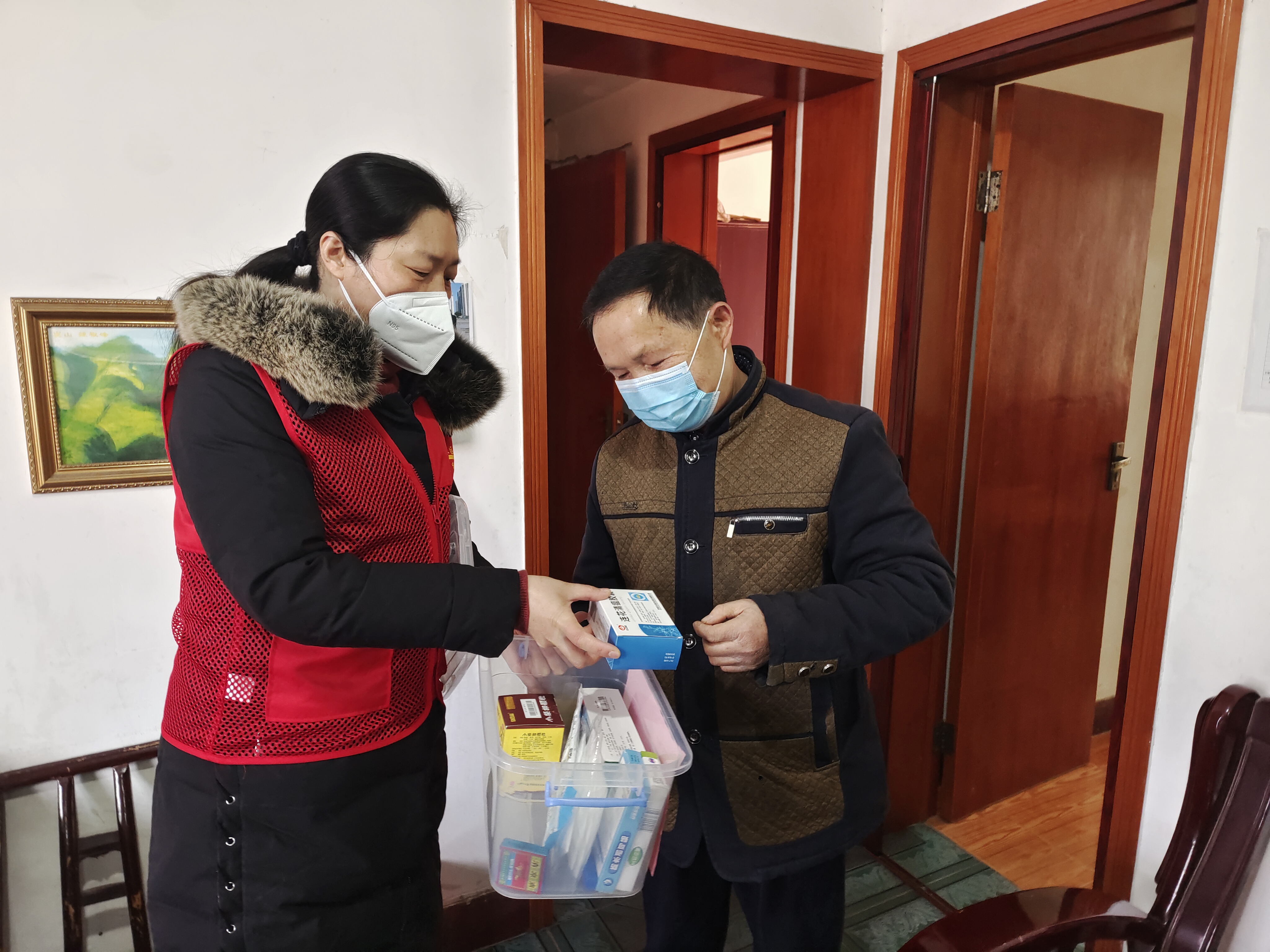 1.5 “湖南省岗位学雷锋标兵”曾小琴:用心用情为民服务4.jpg 1.5 “湖南省岗位学雷锋标兵”曾小琴:用心用情为民服务4.jpg