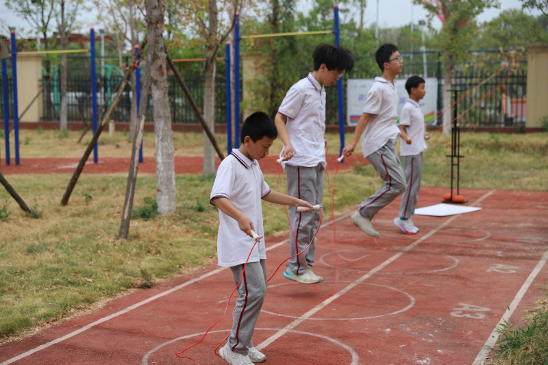 长沙开福区第一中学用智慧操场系统上体育课。图片均由长沙晚报通讯员 马欣欣供图。