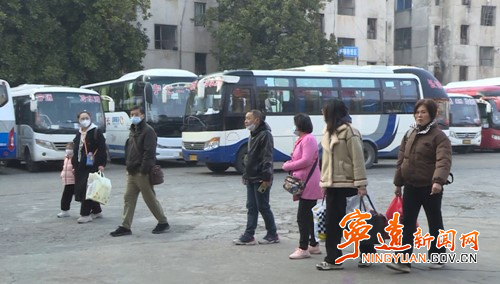 宁远：湘运车站多措并举备战春运  确保旅客顺利出行2_副本500.jpg