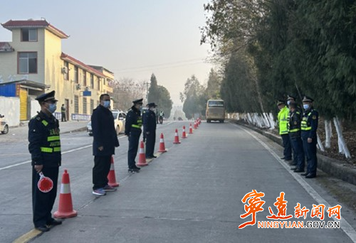 宁远： 保畅通 优服务 全力做好春运各项工作2_副本500.jpg