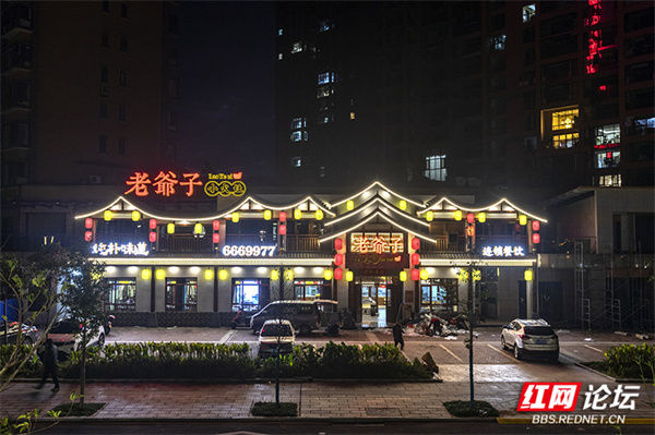 073103sjemblnnlbmlcjme.jpg 073103sjemblnnlbmlcjme.jpg