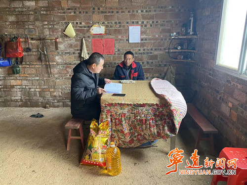 宁远：走访慰问脱贫户  浓浓关怀暖人心_副本500.jpg