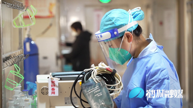 初编：医院里“夫妻档”   并肩守护百姓健康[00-01-25][20230116-135249521](1)(1).png