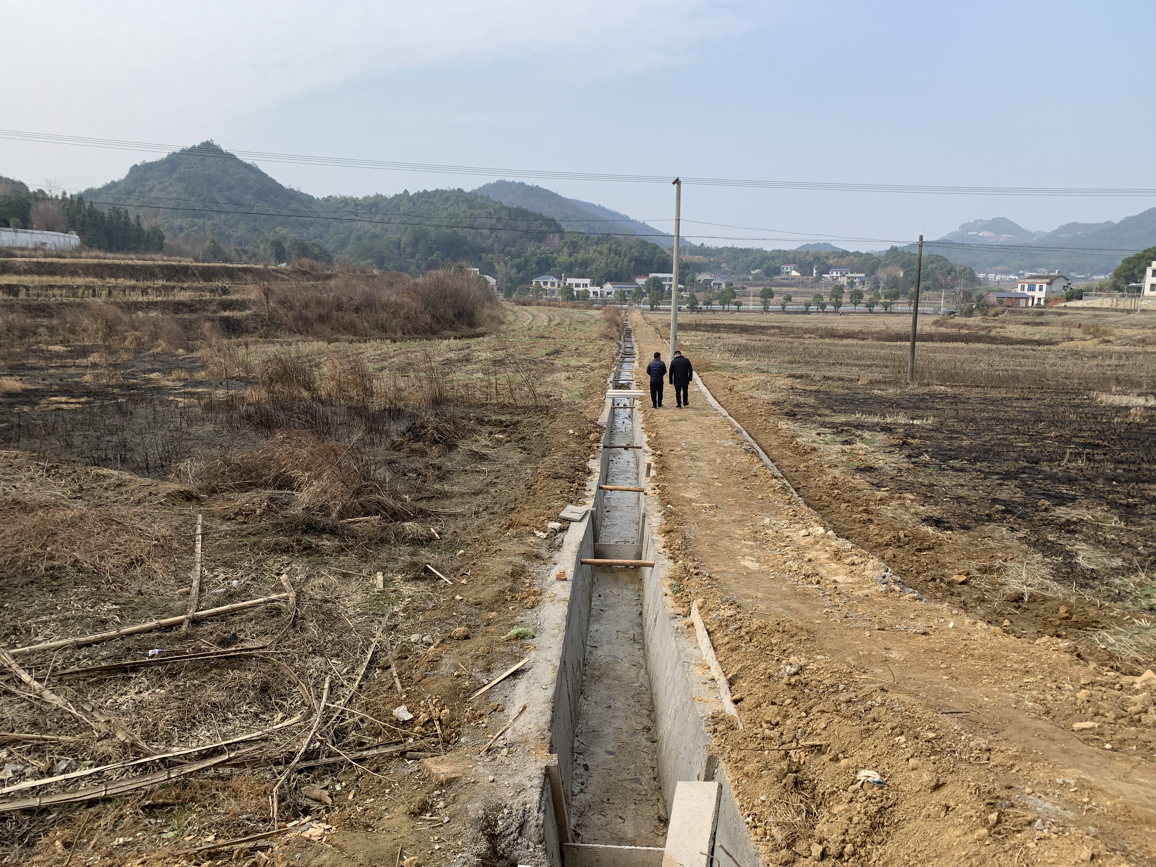 1.18清溪镇梅湖村：全村齐努力 乡村更振兴2.jpg