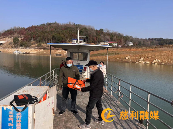 渡口_副本.jpg 渡口_副本.jpg