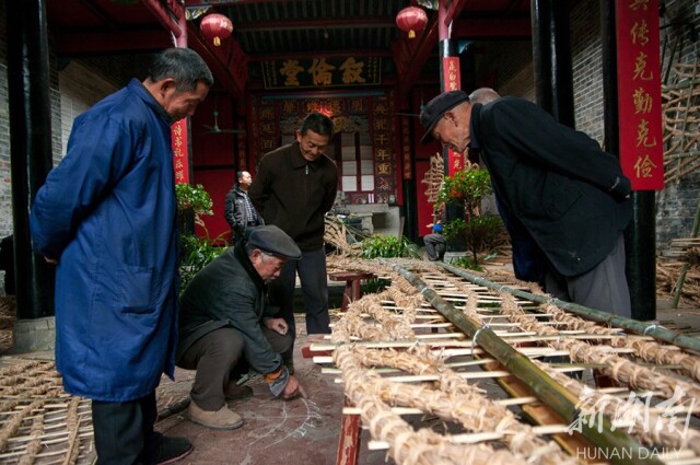 新春走郴州丨大年初三，汝城香火龙“舞”起来，带来红红火火日子