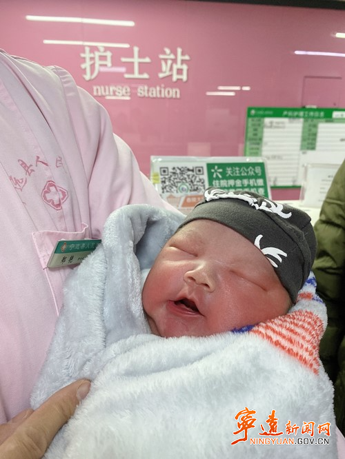 【春节我在岗】宁远县人民医院：坚守“医”线 守护健康3_副本500.jpg