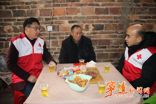 宁远开展“博爱送万家”系列走访慰问活动2_副本500.jpg